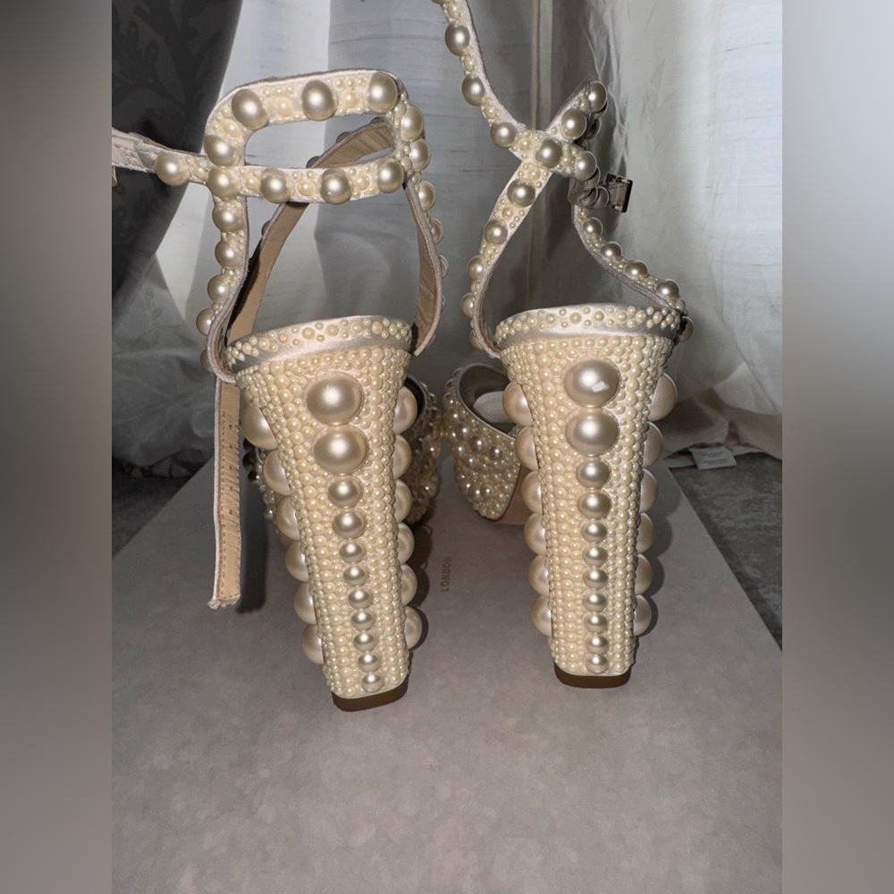Jimmy Choo Pearl Embellished White Bridal Heels size 38 - Picture 8 of 16